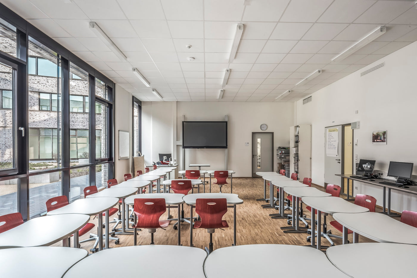 Topiq Prime ceiling tiles in a school environment